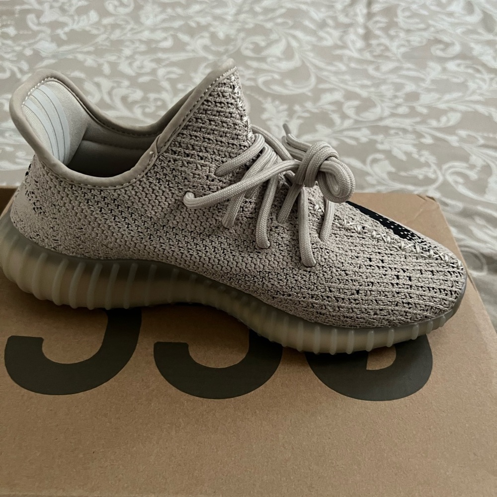Yeezy boost sneakers - Picture 4 of 8